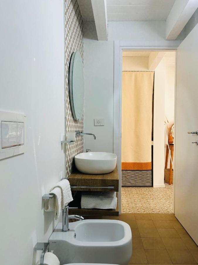Palazzo Ma.Ri.Lu. Hotel Cabras Bagian luar foto