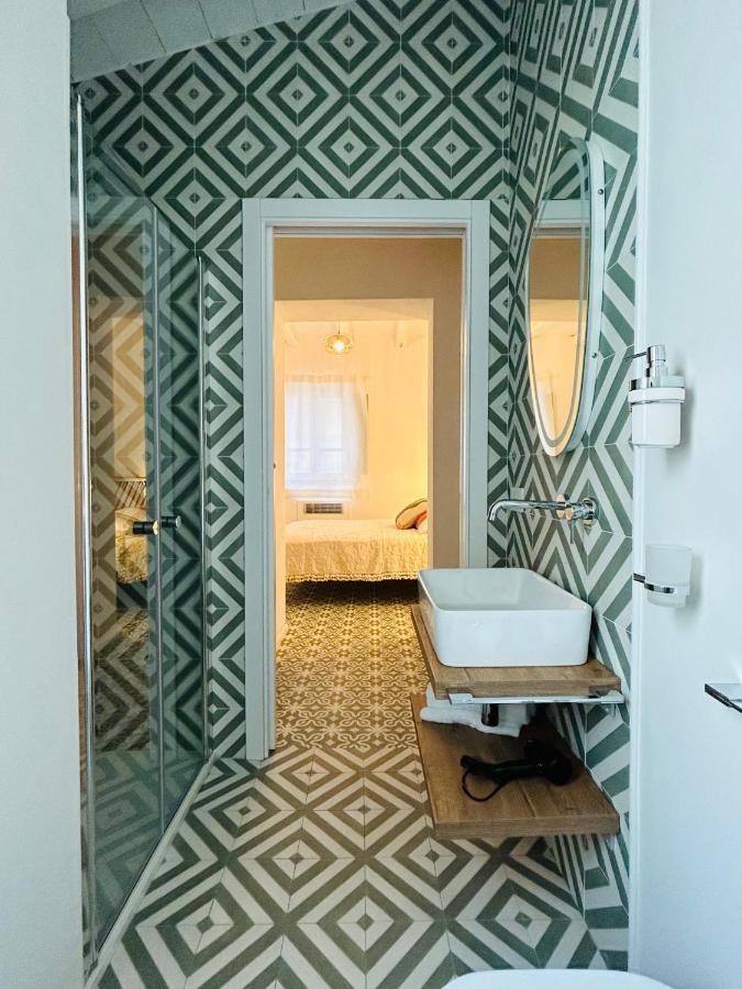 Palazzo Ma.Ri.Lu. Hotel Cabras Bagian luar foto