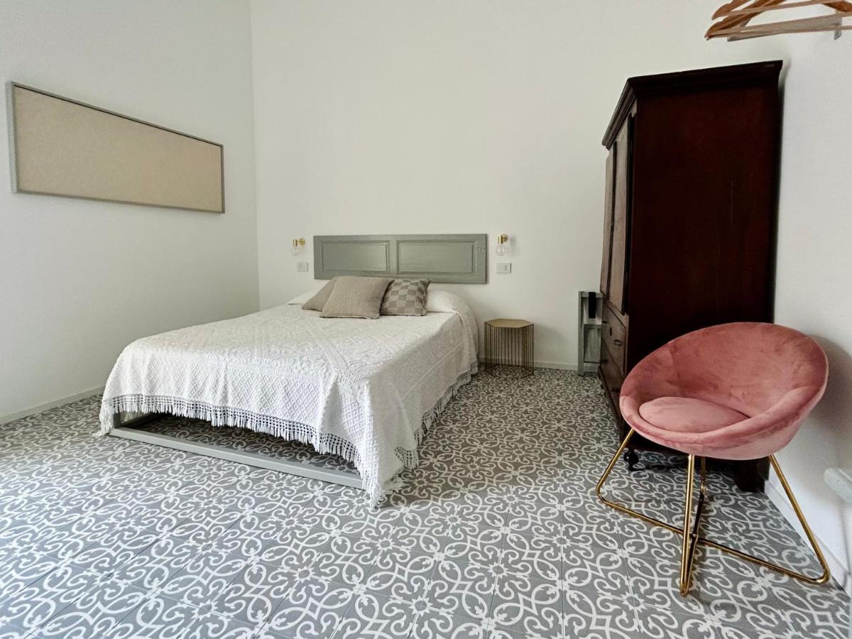 Palazzo Ma.Ri.Lu. Hotel Cabras Bagian luar foto