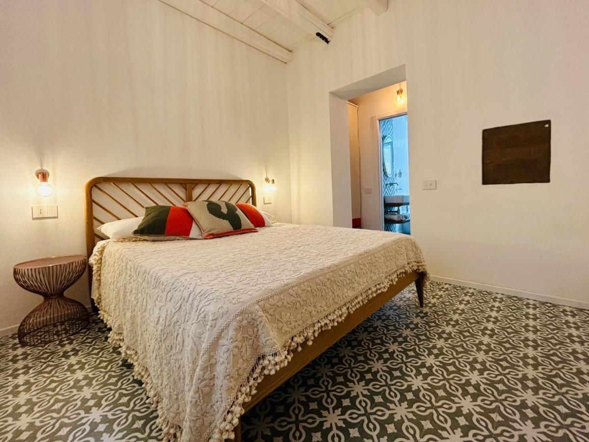 Palazzo Ma.Ri.Lu. Hotel Cabras Bagian luar foto