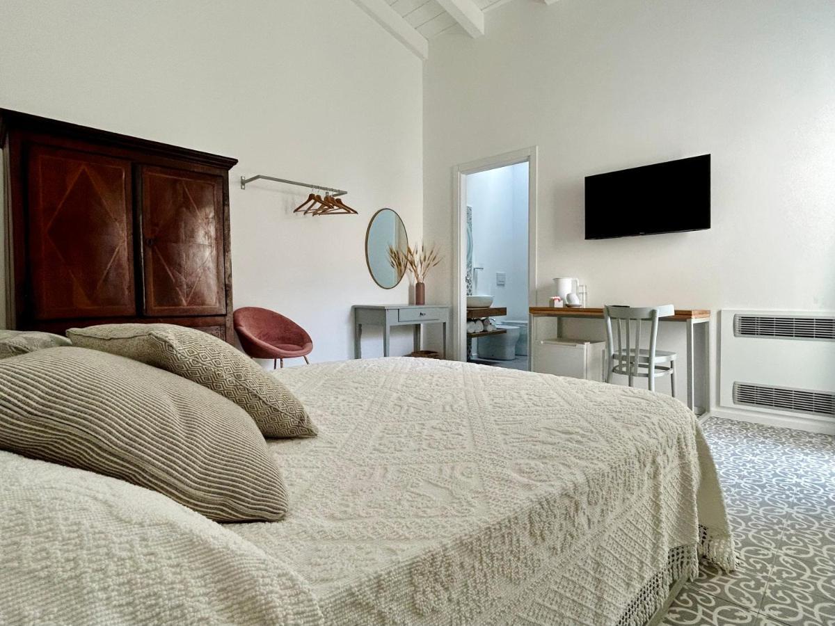 Palazzo Ma.Ri.Lu. Hotel Cabras Bagian luar foto